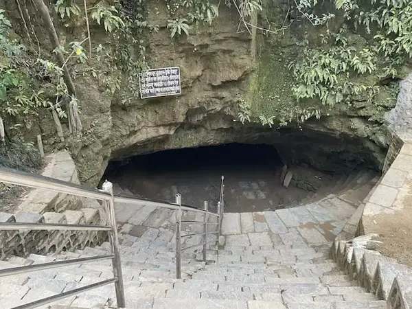 Mahendra Gufa (Cave)